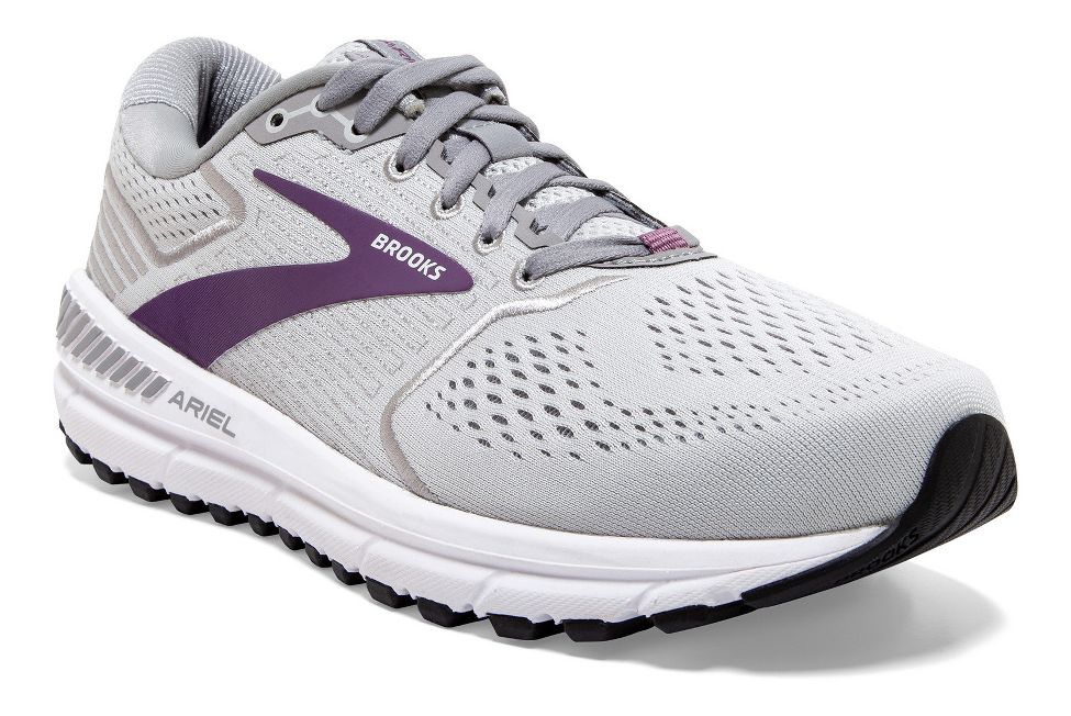 brooks ariel size 10