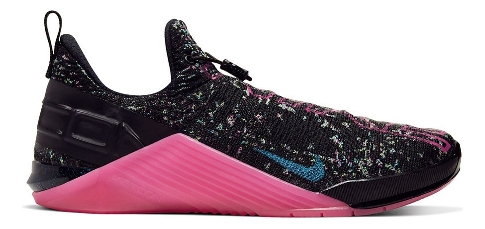 nike react metcon on feet